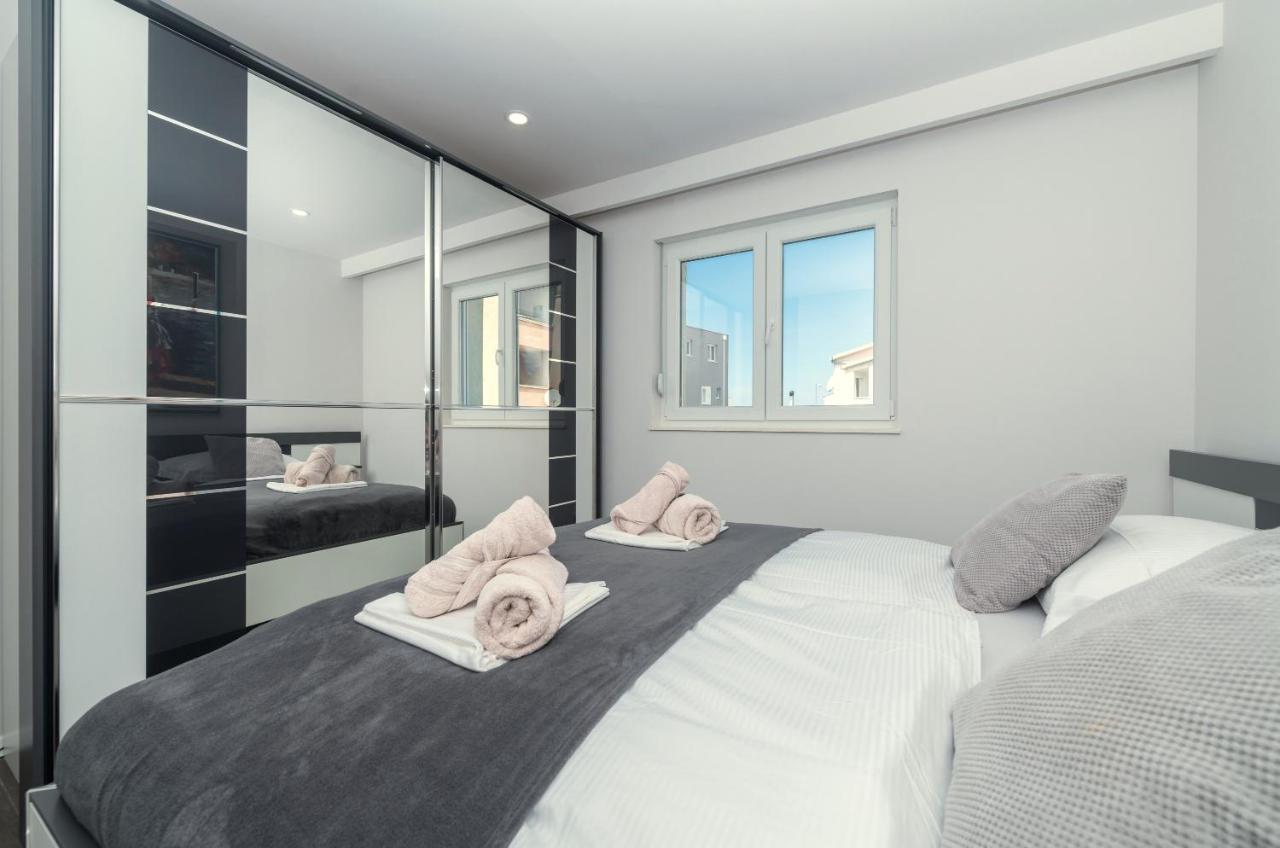 Luxury Apartment Purple Summer Sea View Makarska Zewnętrze zdjęcie